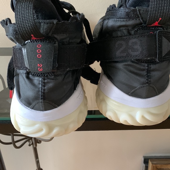 Black size 12 react jordans gently used - Picture 6 of 7